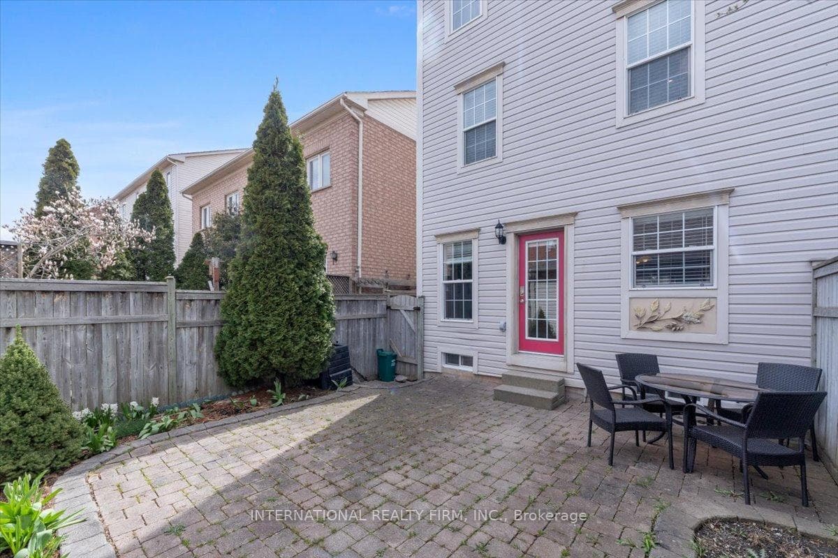 167 GATWICK Drive photo 39