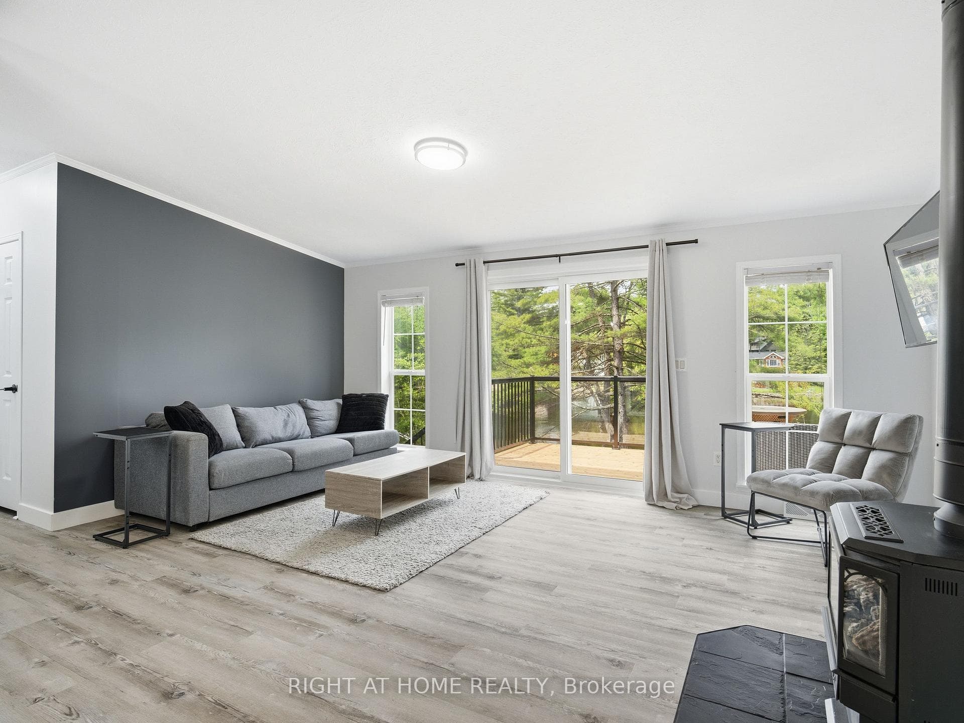 8168 Laidlaw Avenue photo 27