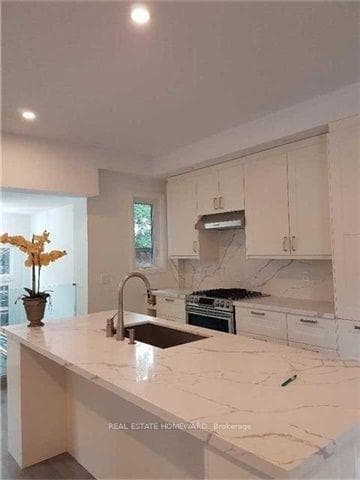 87 Browning Avenue photo 7