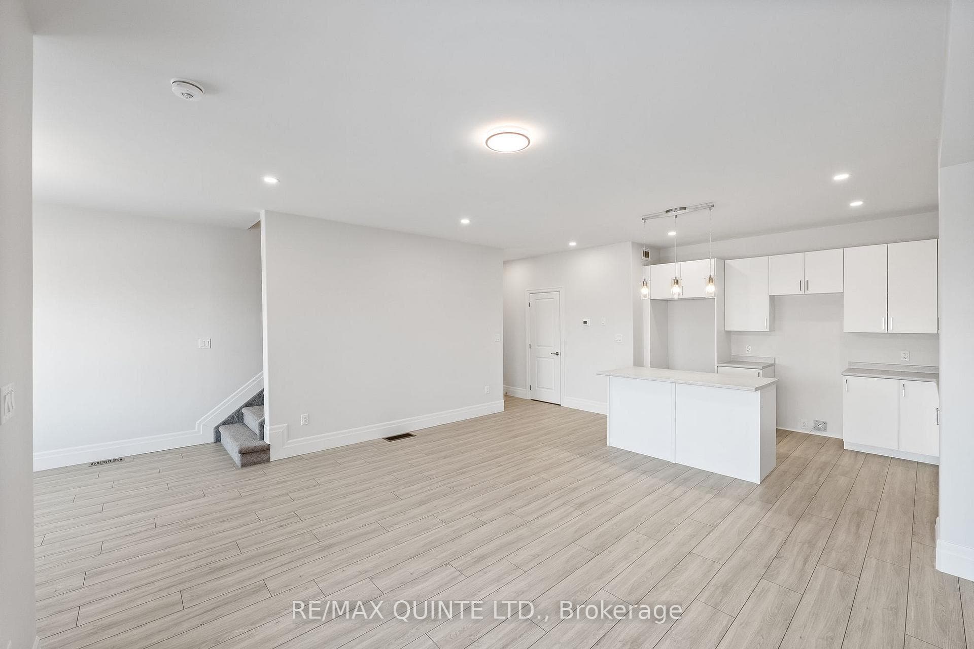 25 Markland Avenue photo 6
