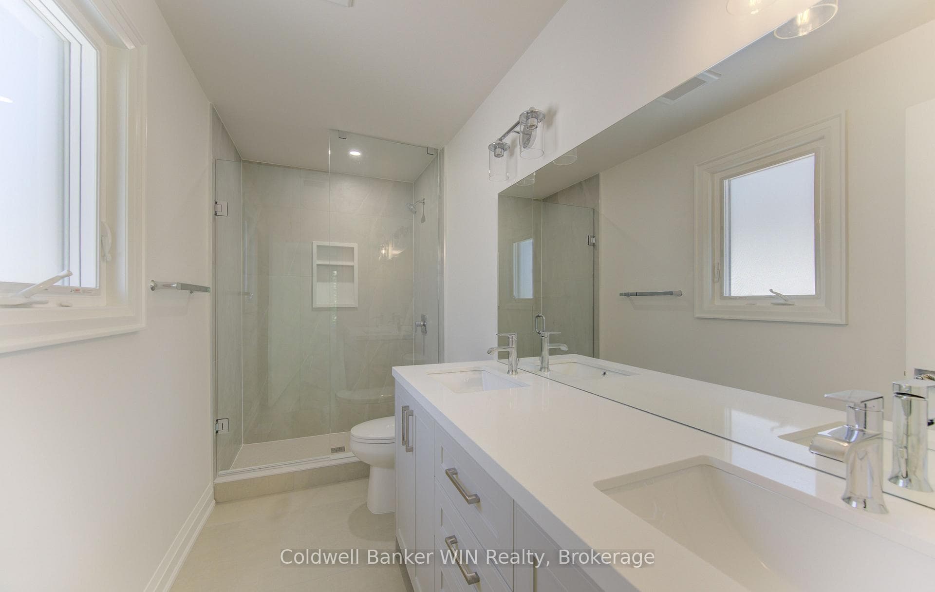 643 Martin Street photo 32