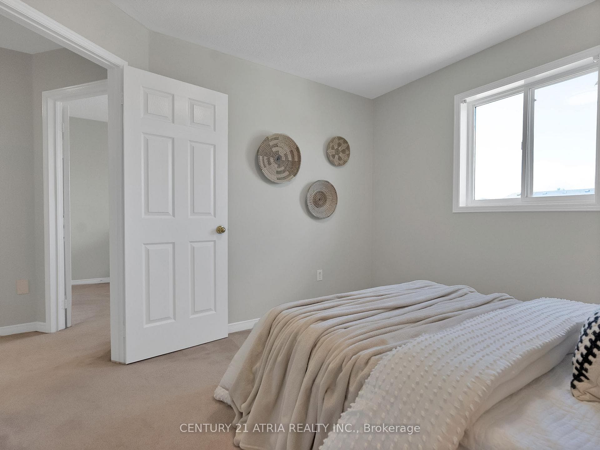 143 Baywell Crescent photo 34