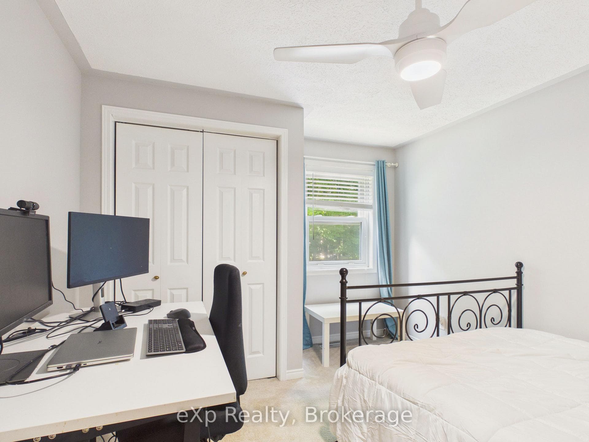 20 Highland Crescent photo 24