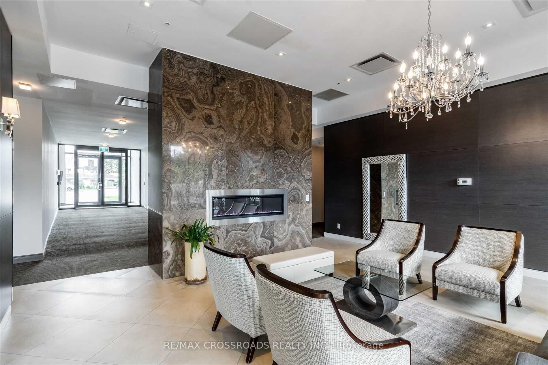 11611 Yonge Street Unit 328 photo 14