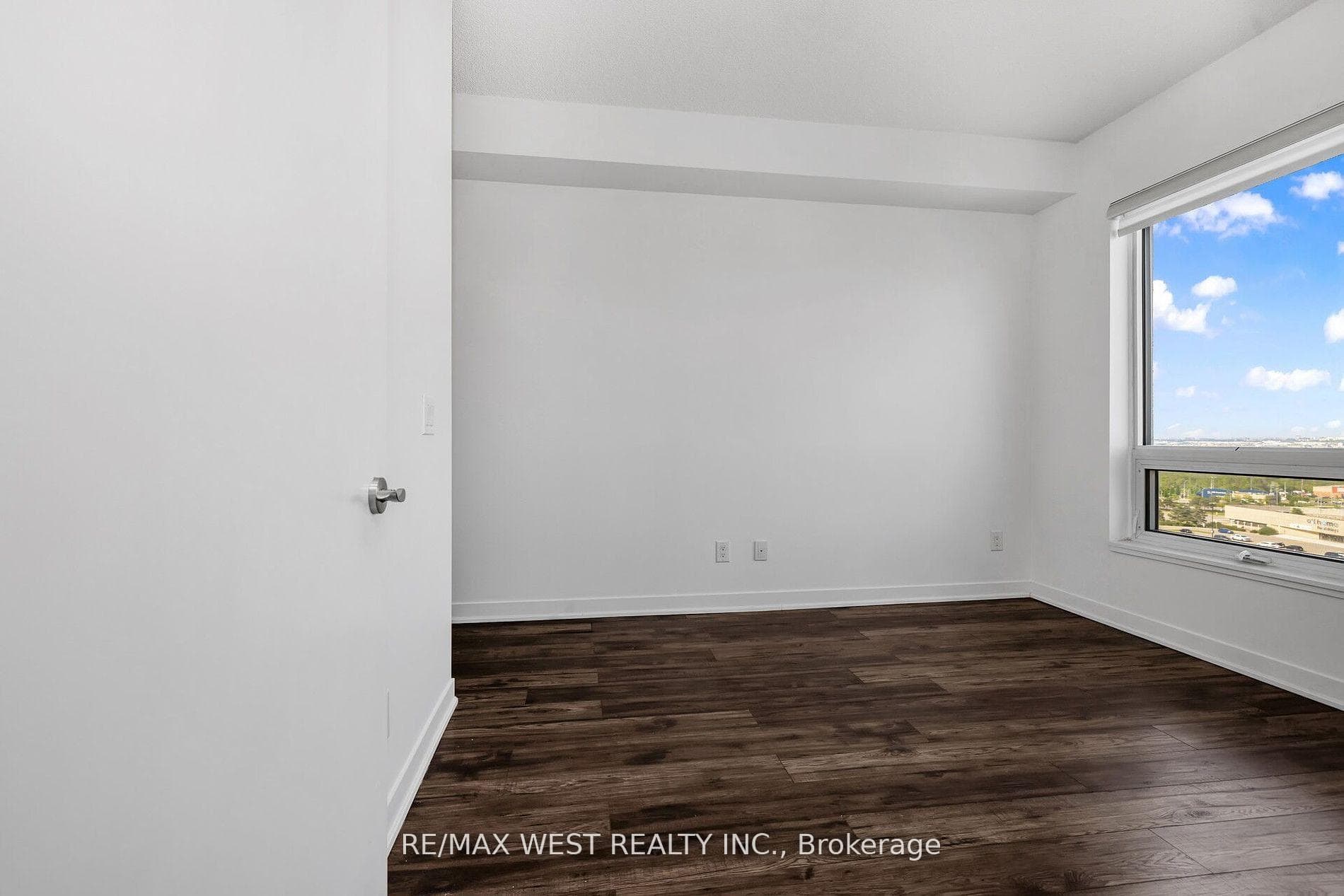840 Queens Plate Drive Unit 1211 photo 27