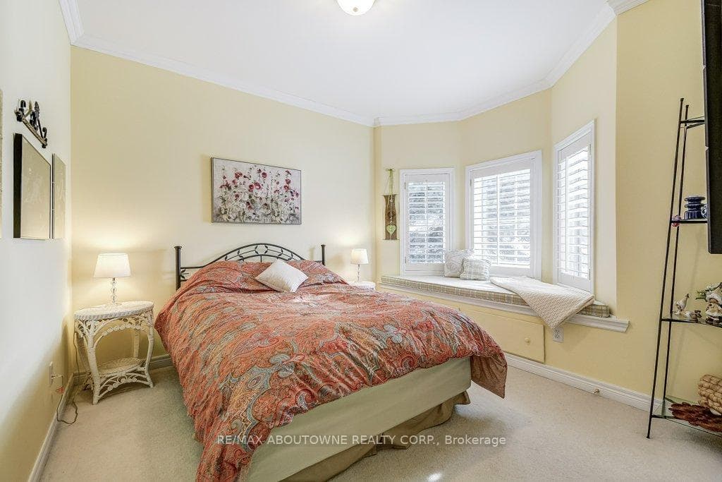 17 Orchard Park Gate Unit 27 photo 19