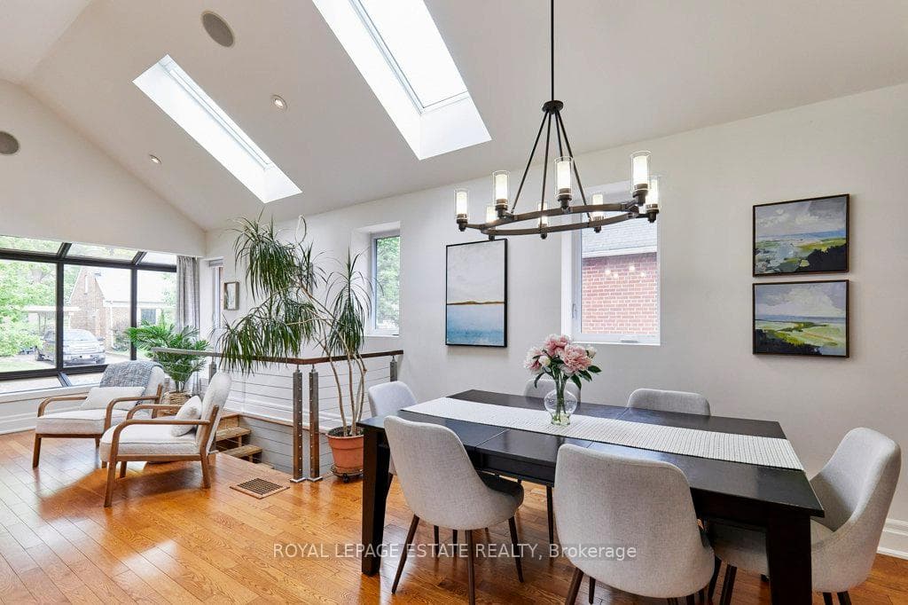 10 Queensgrove Road photo 4