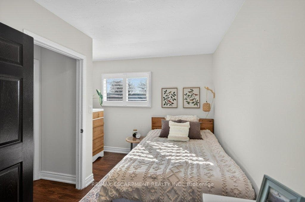 86 Barons Avenue photo 25