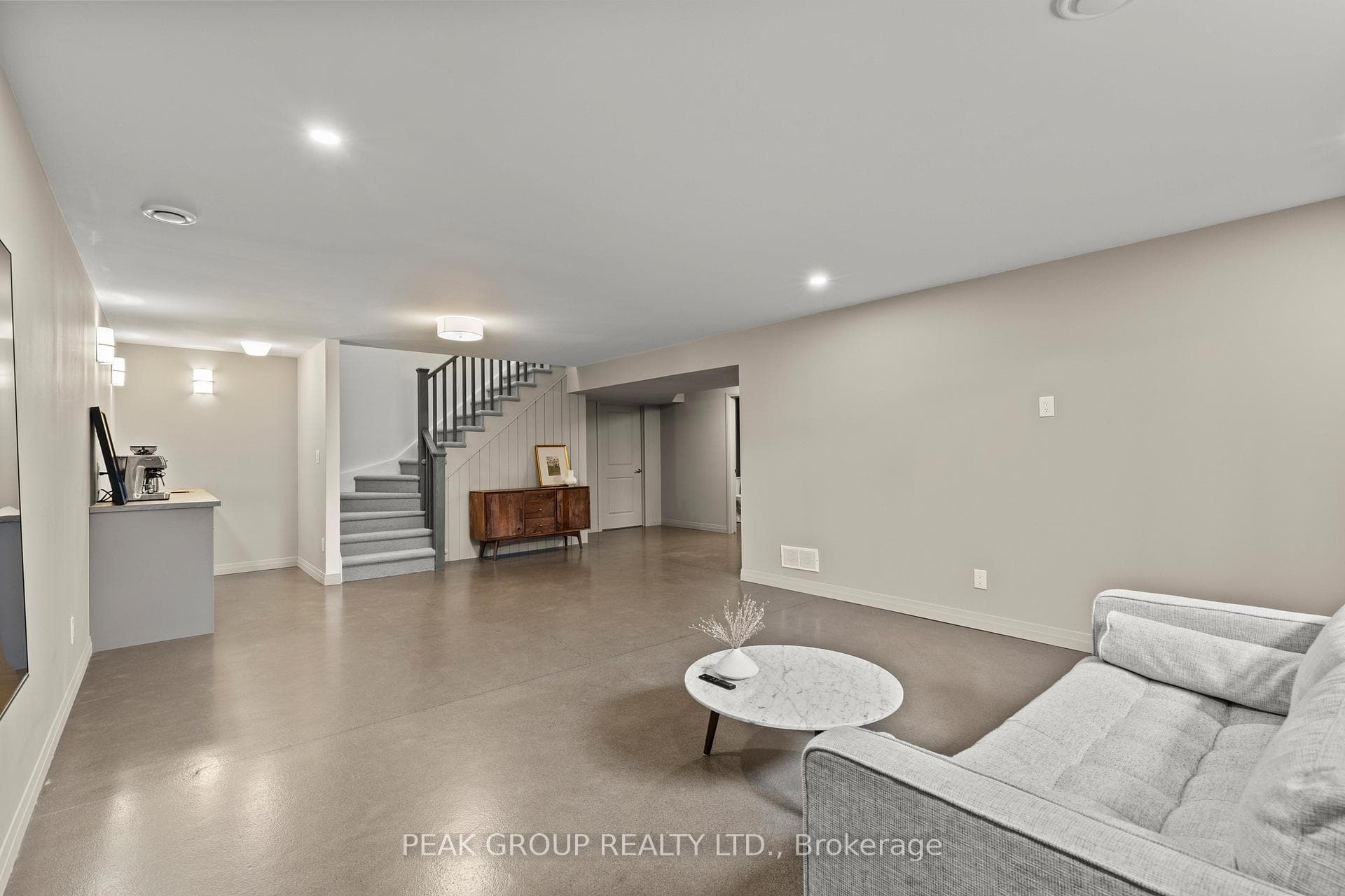 8974 Willoughby Drive Unit 8 photo 33