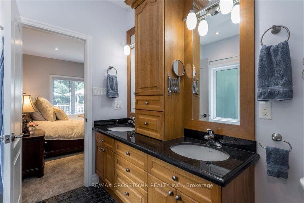 5 piece ensuite with granite countertops