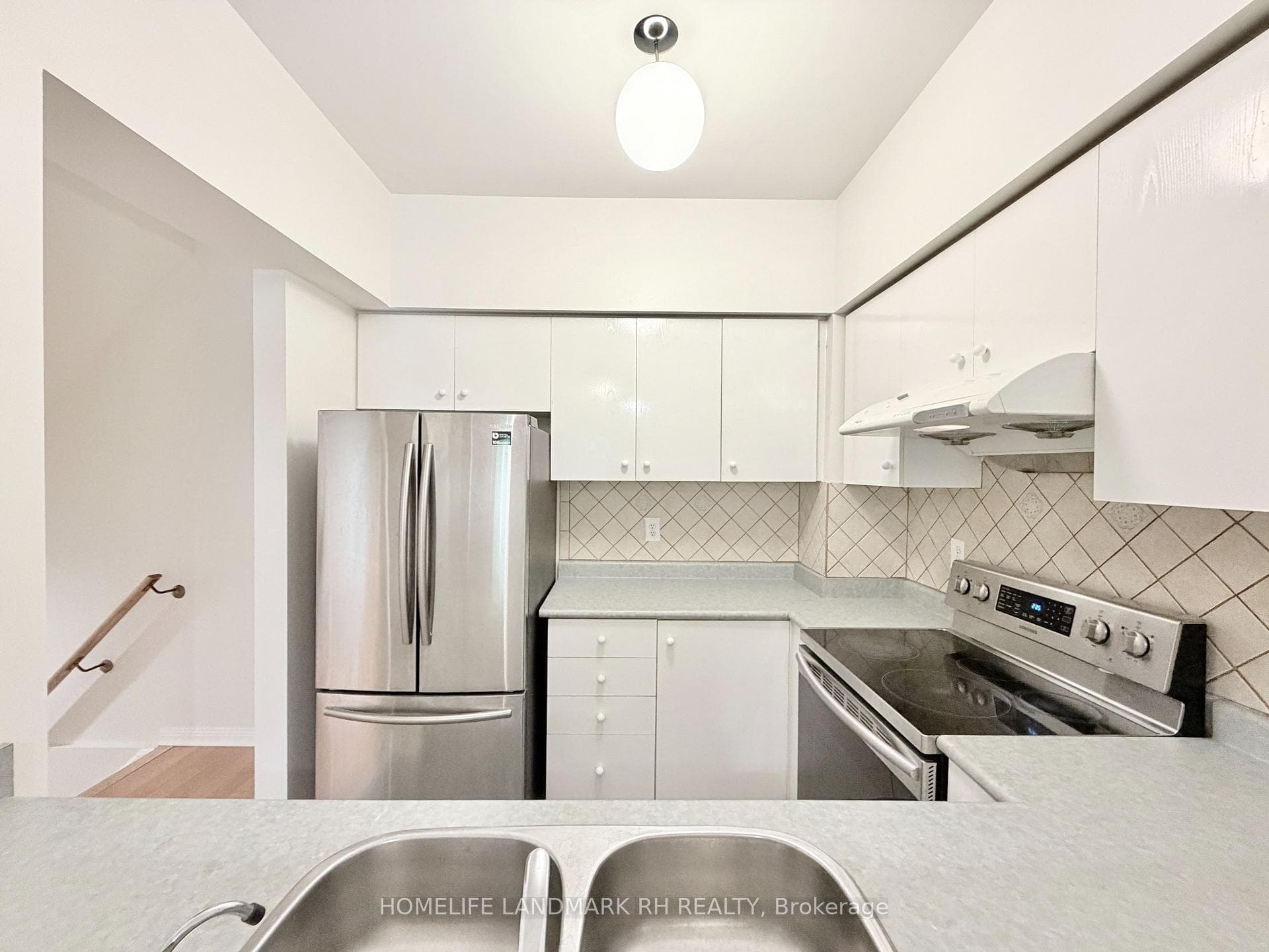 18 St Moritz Way Unit 2 photo 8