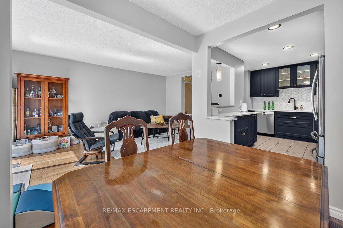 300 REXFORD Drive Unit 24 photo 19