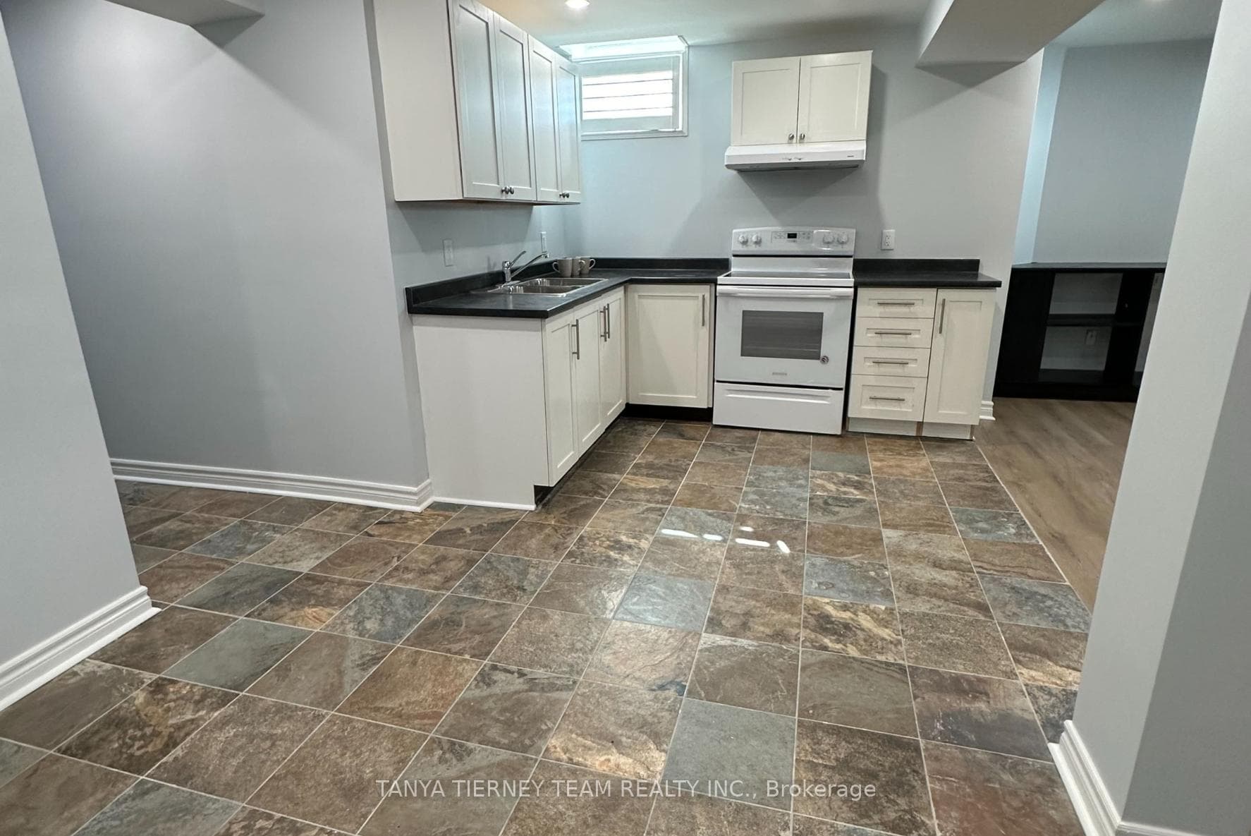 373 Carnwith Drive photo 5