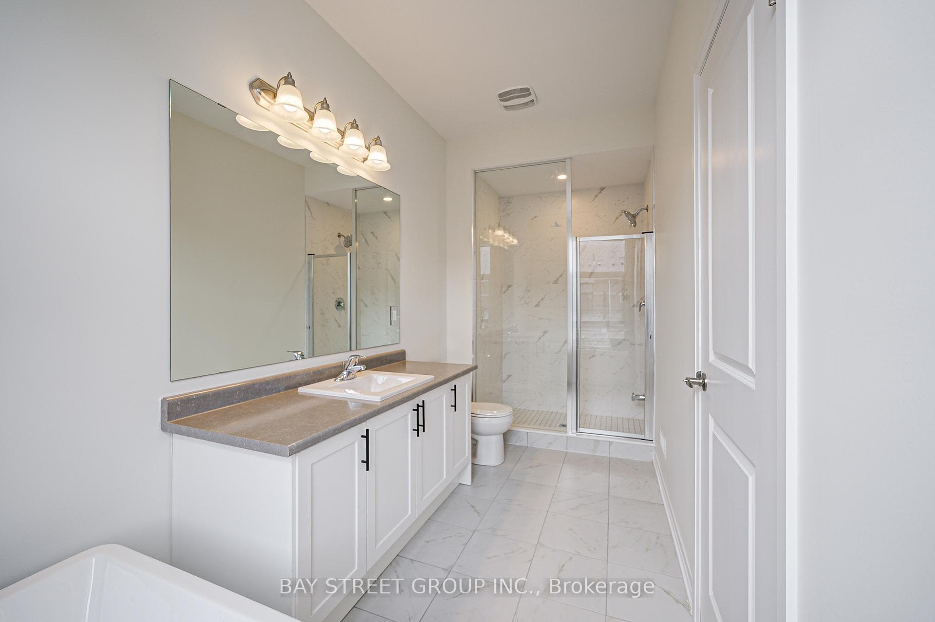 60 Seine Lane photo 39
