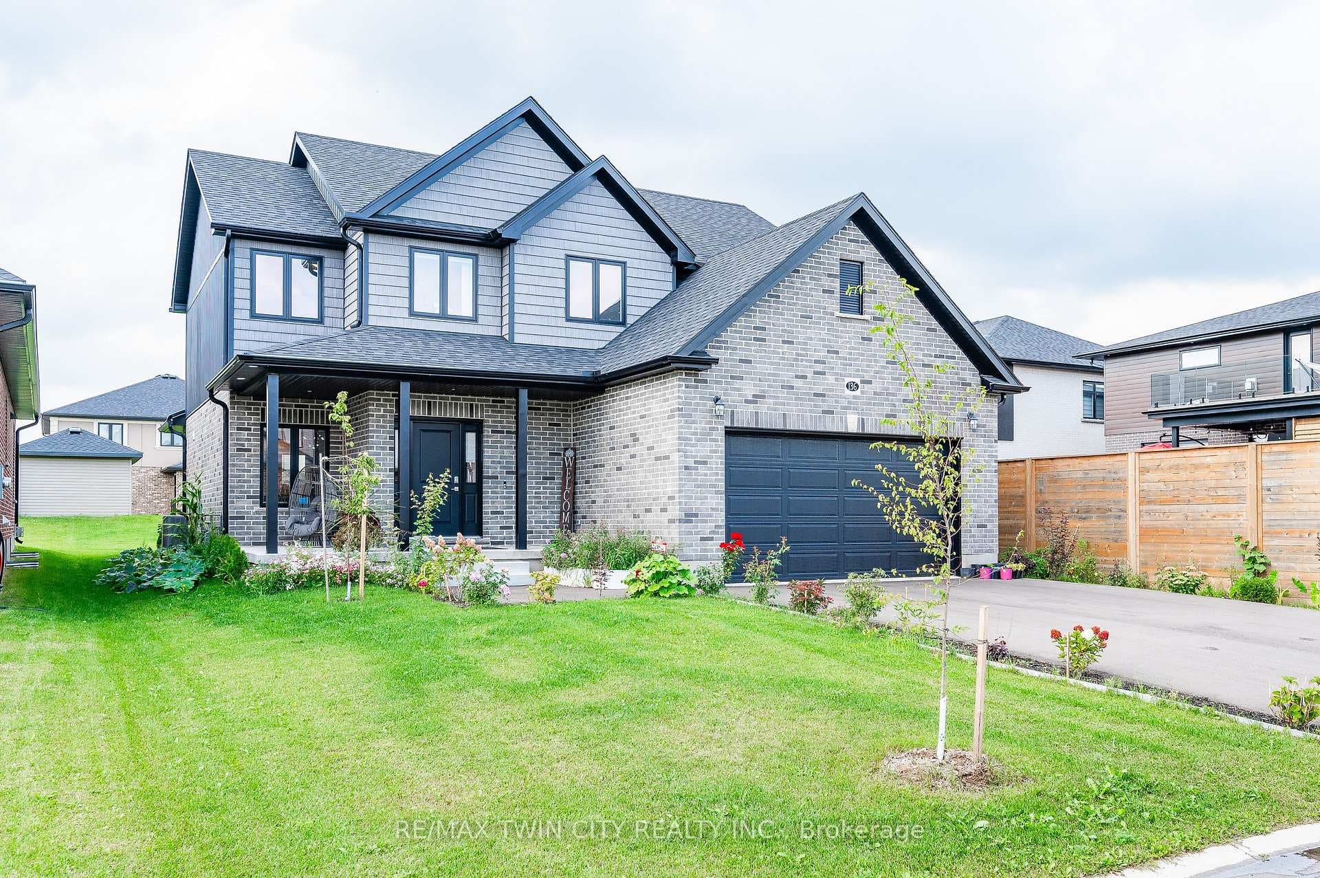 136 Village Road photo 3
