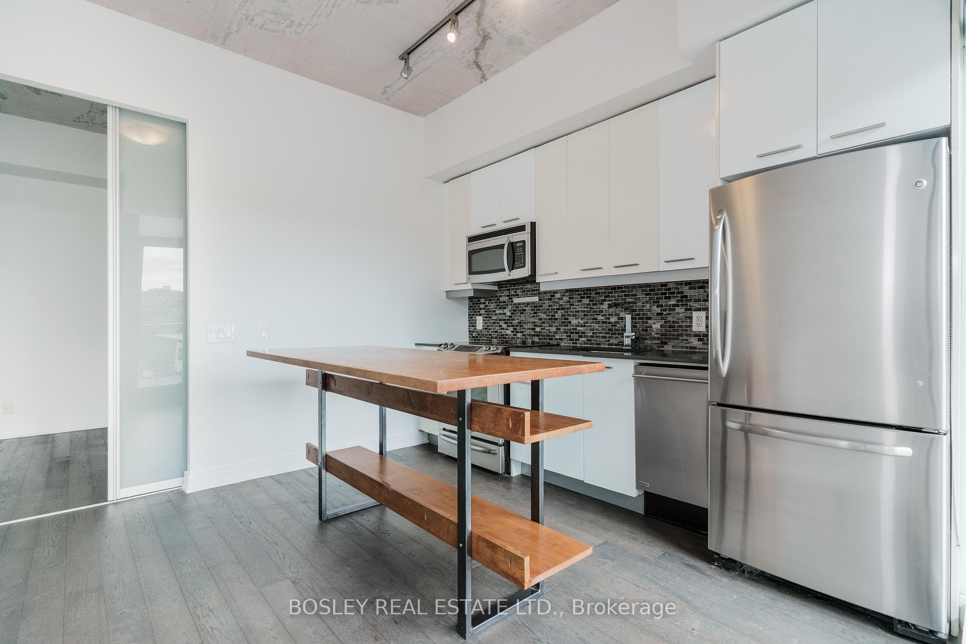 2 Gladstone Avenue Unit 402 photo 4
