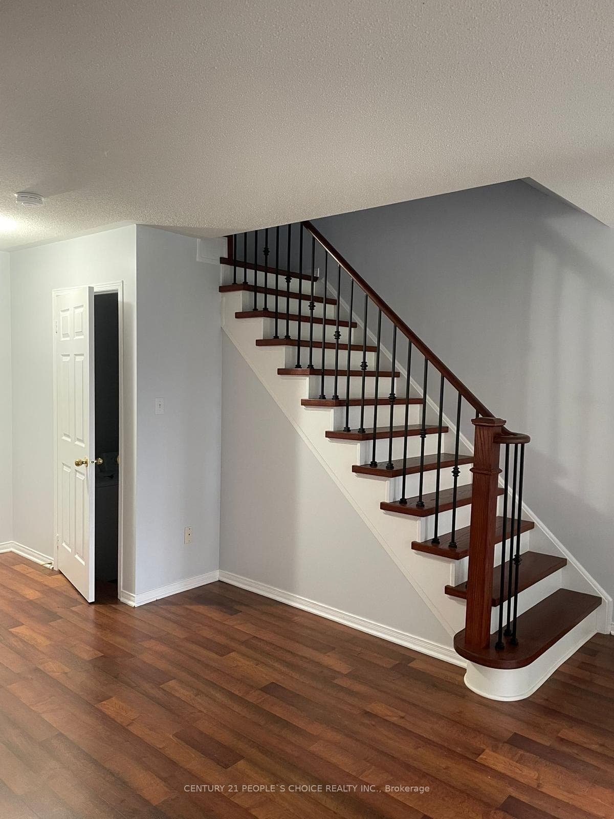 3532 Southwick Street photo 9