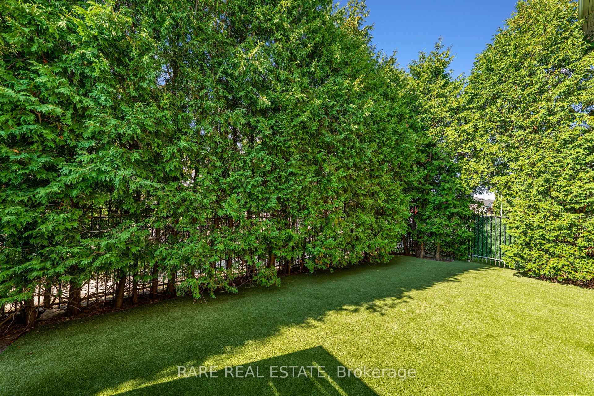 545 Highcliffe Drive photo 39