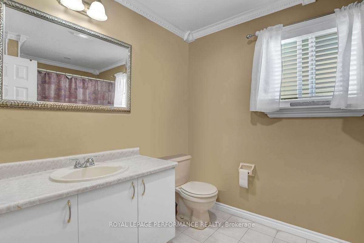 1815 Belval Crescent photo 24