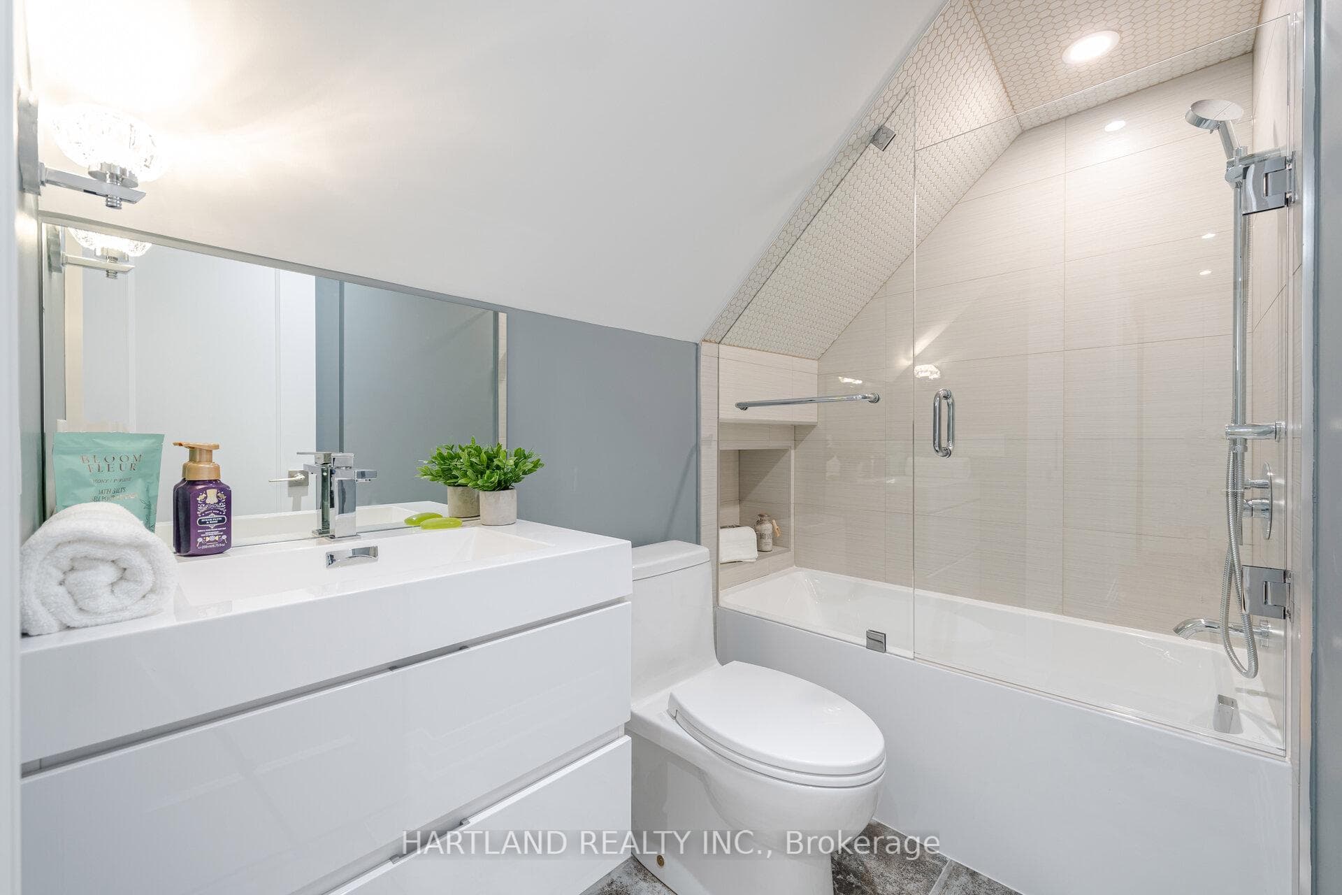 18 Shaver Avenue photo 14