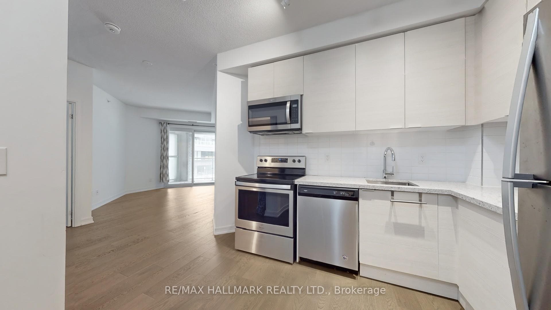 621 Sheppard Avenue Unit 211 photo 21