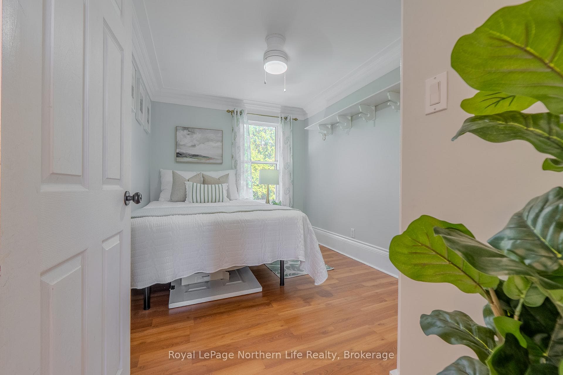 712 Jane Street photo 17