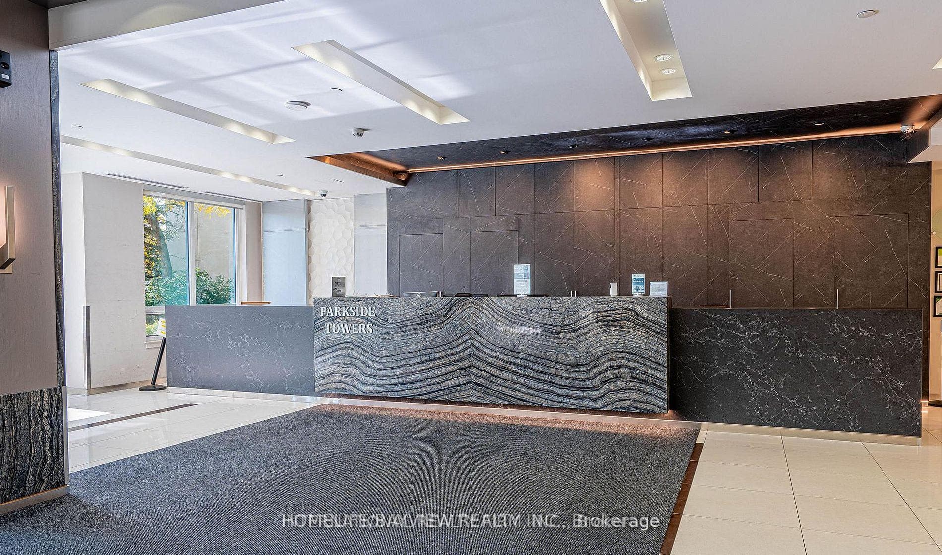 7167 Yonge Street Unit 1212 photo 5