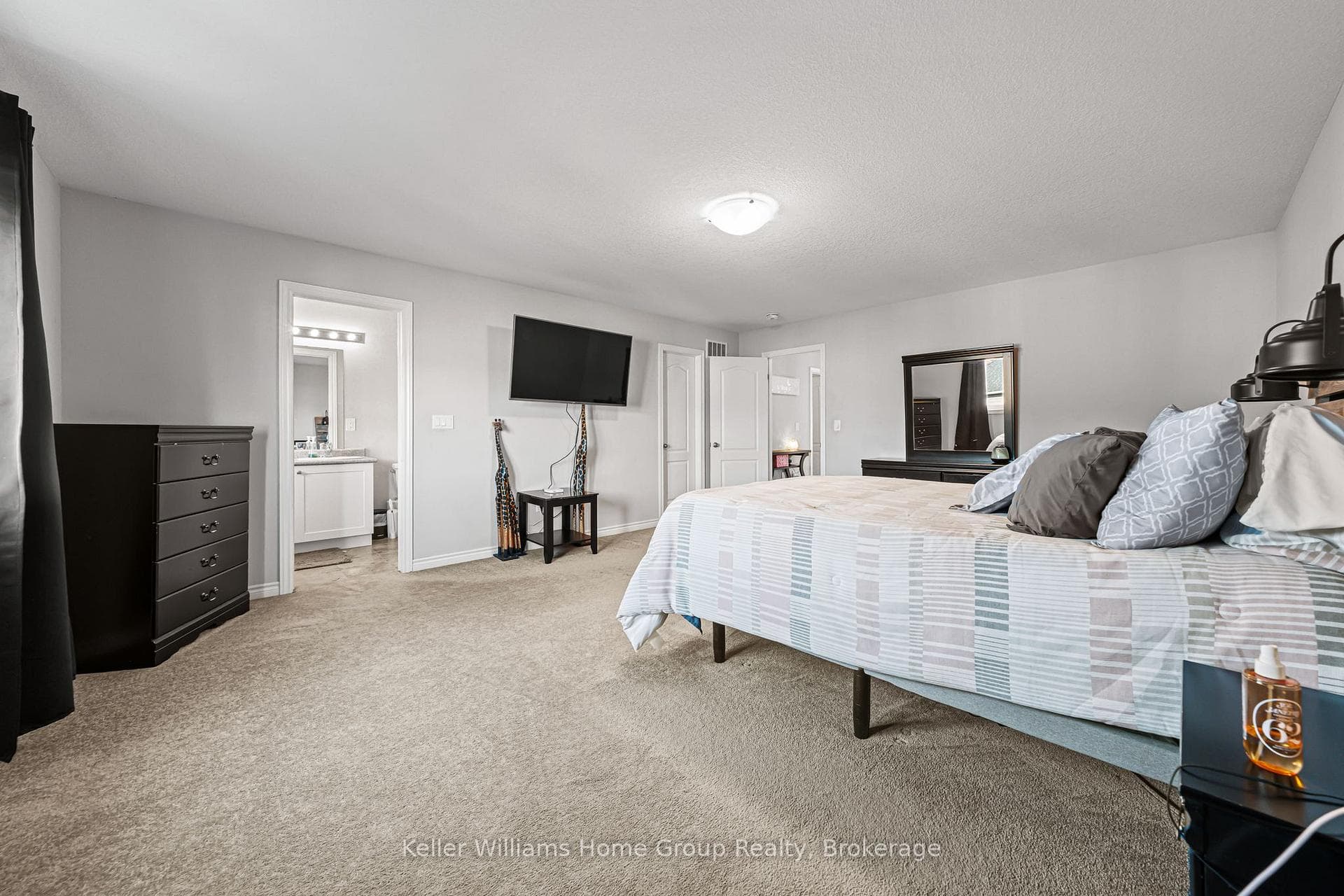 24 Courtney Street photo 25