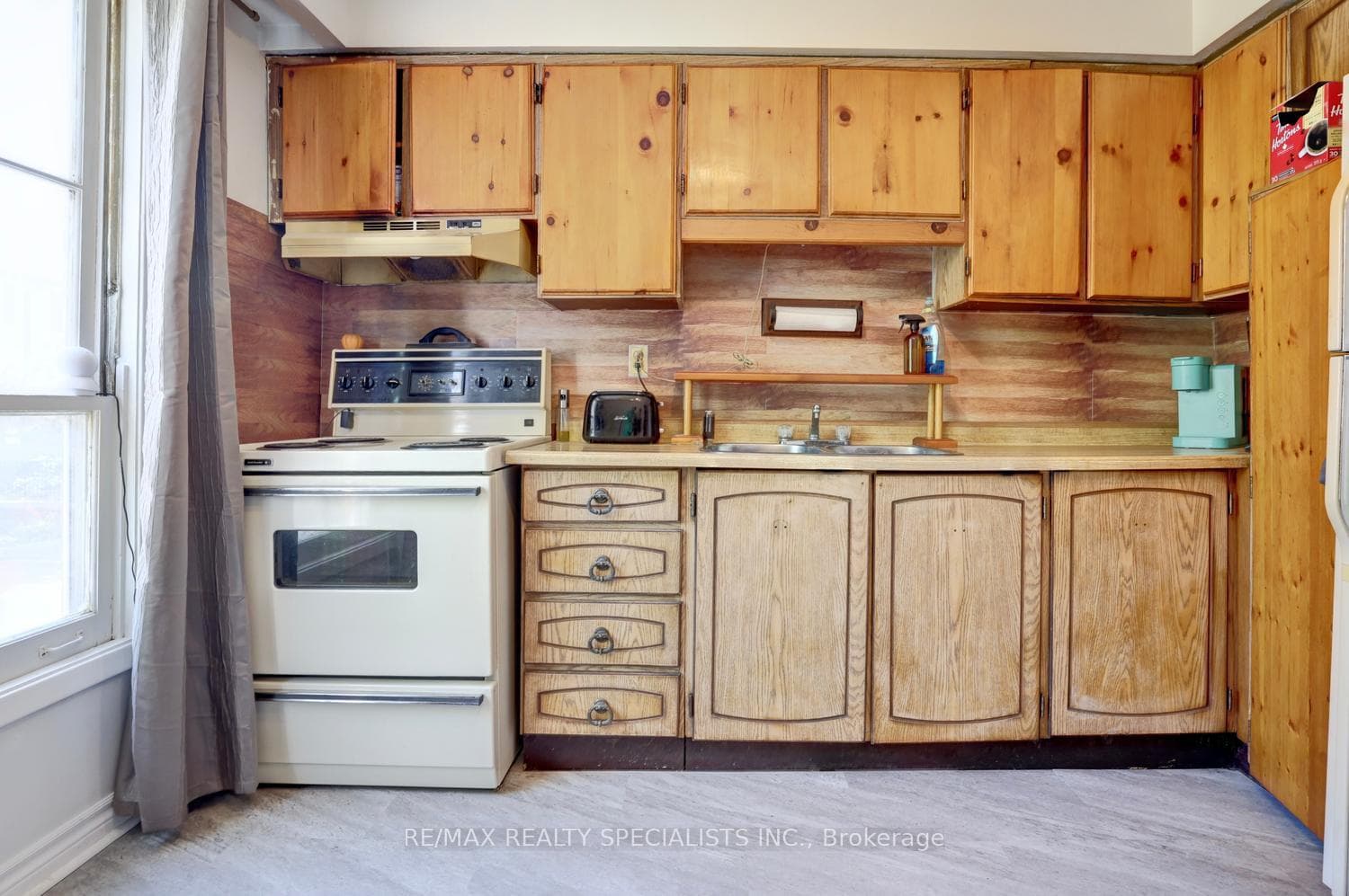 2445 Homelands Drive Unit 30 photo 14