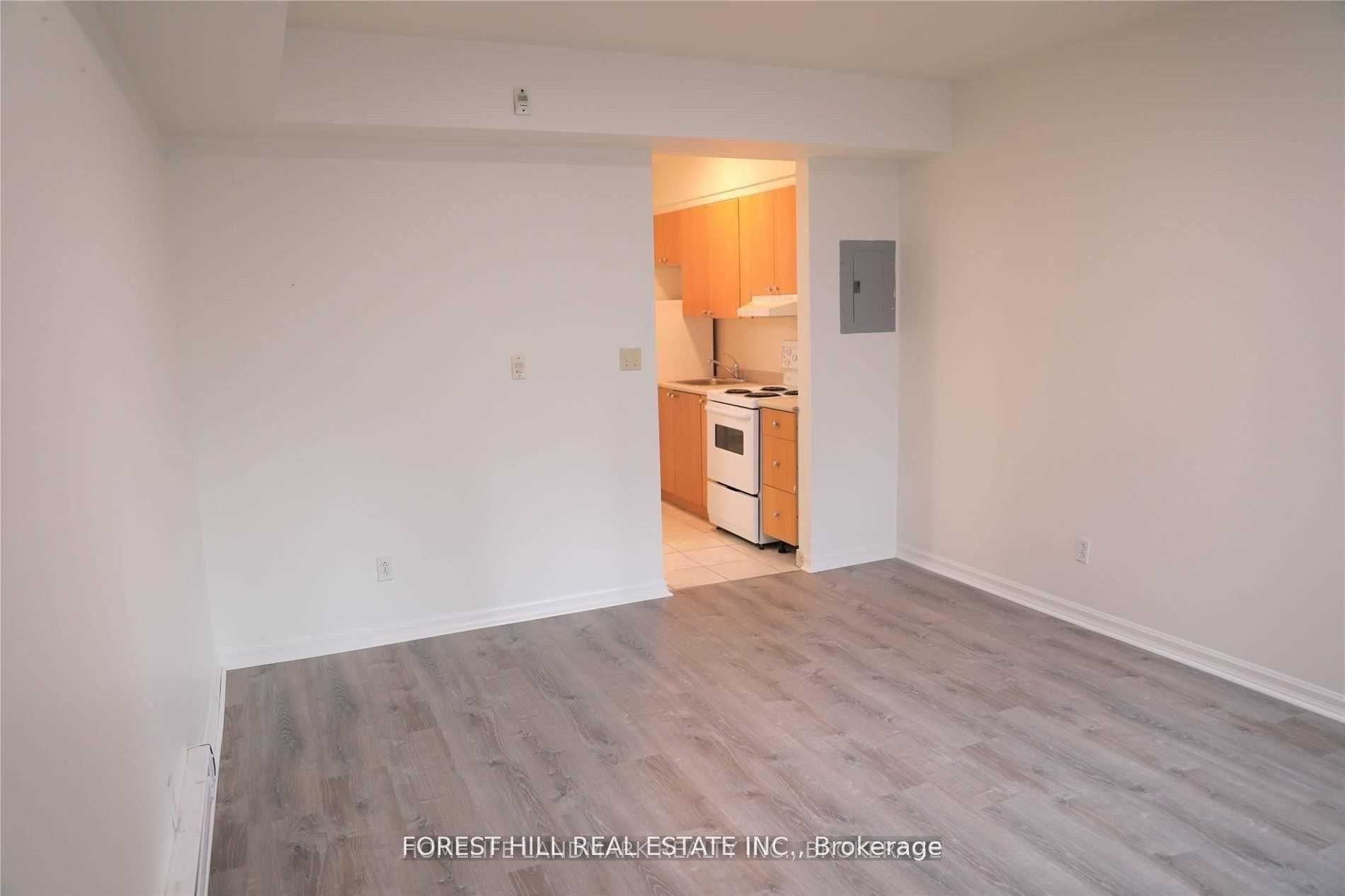 126 Dundas Street Unit 201 photo 2