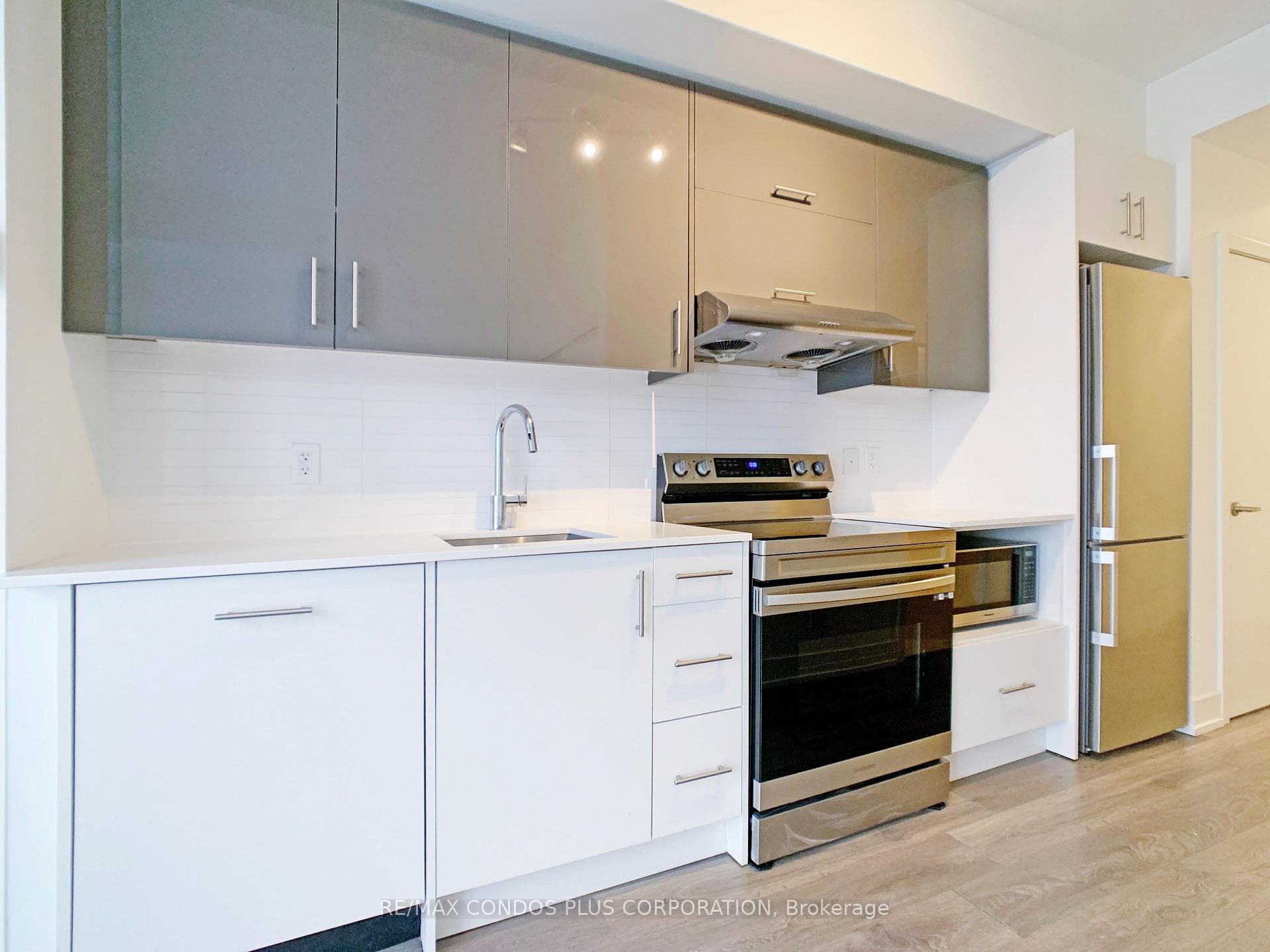 180 Fairview Mall Drive Unit 903 photo 5