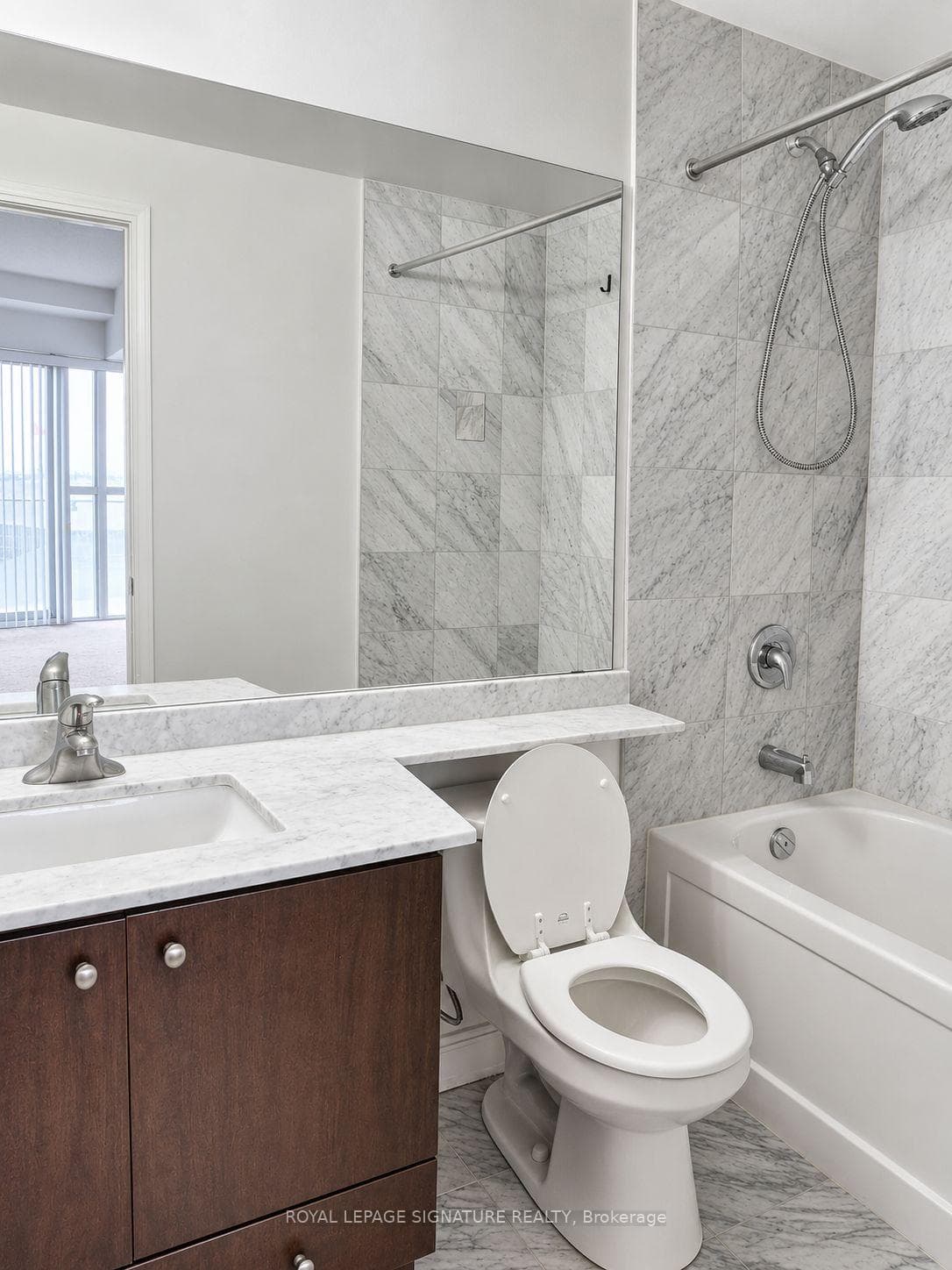 50 Absolute Avenue Unit 2401 photo 8