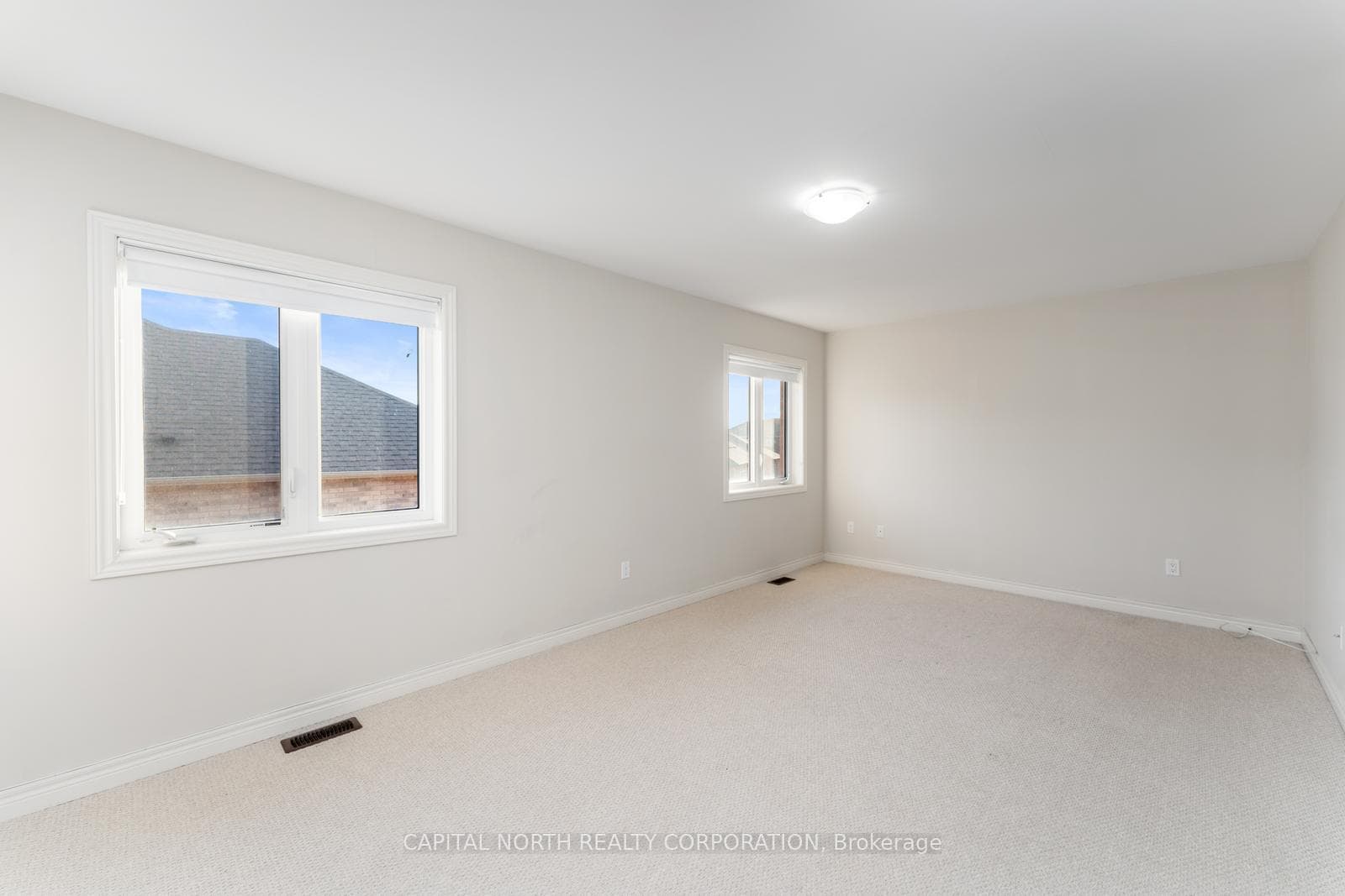 84 Fortis Crescent photo 22