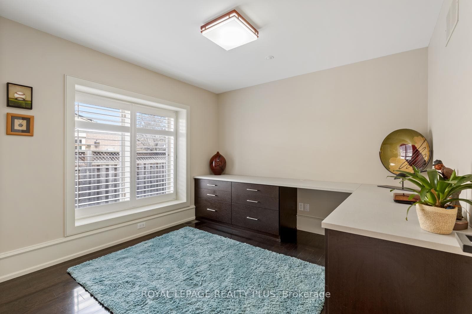 1812 Pattinson Crescent photo 24