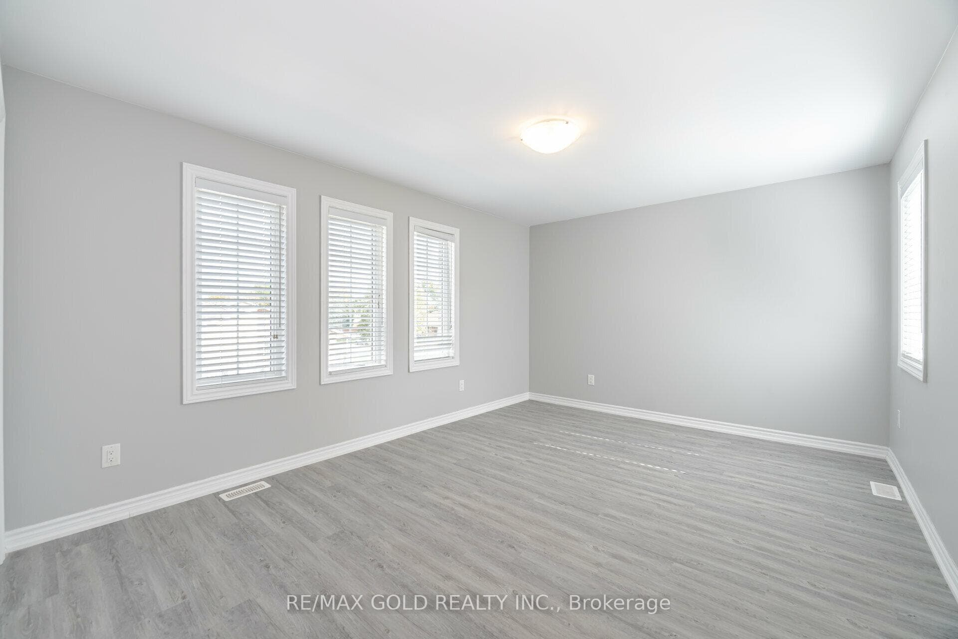 84 McCabe Avenue photo 29