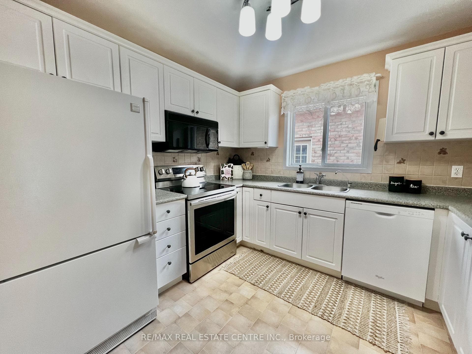 568 Park Avenue photo 28