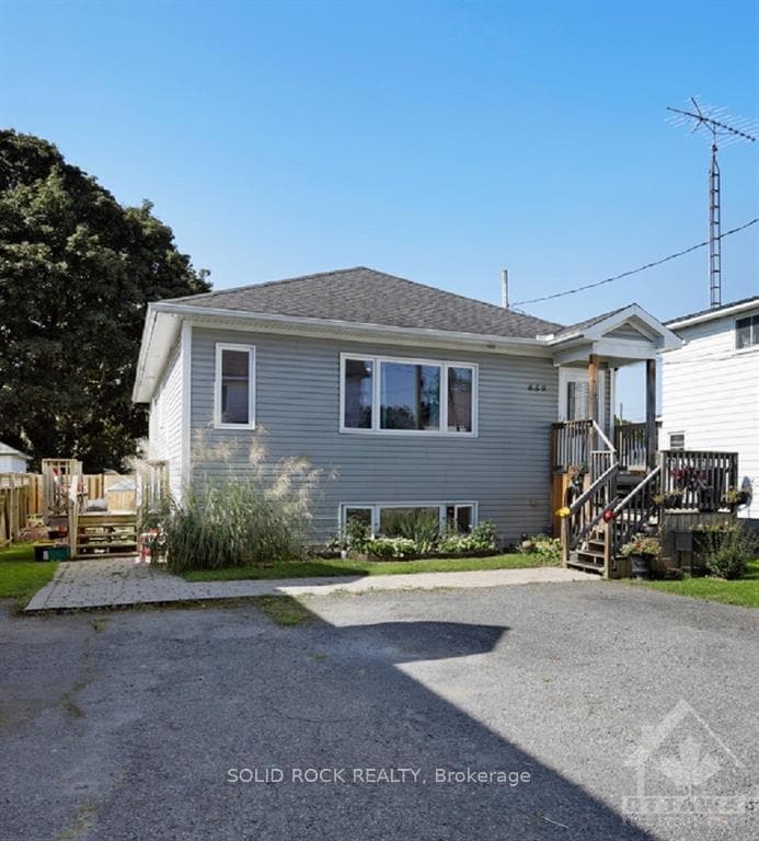 659 GEORGE Street photo 1