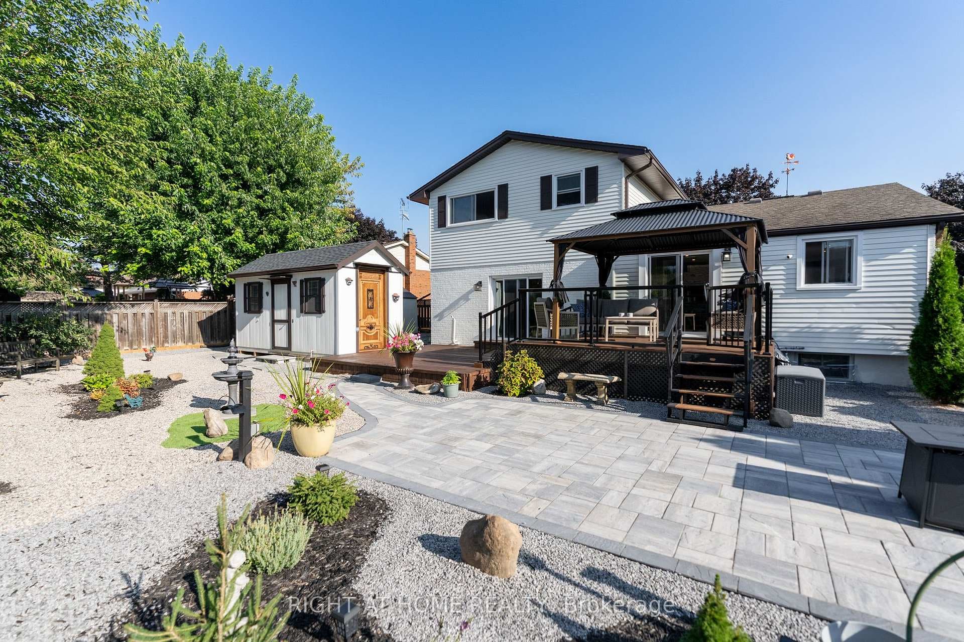 5 Lower Canada Drive photo 42