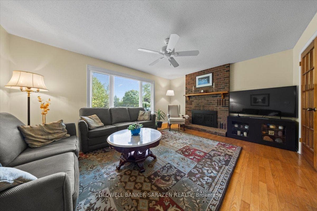 2303 Edward Kidd Crescent photo 7