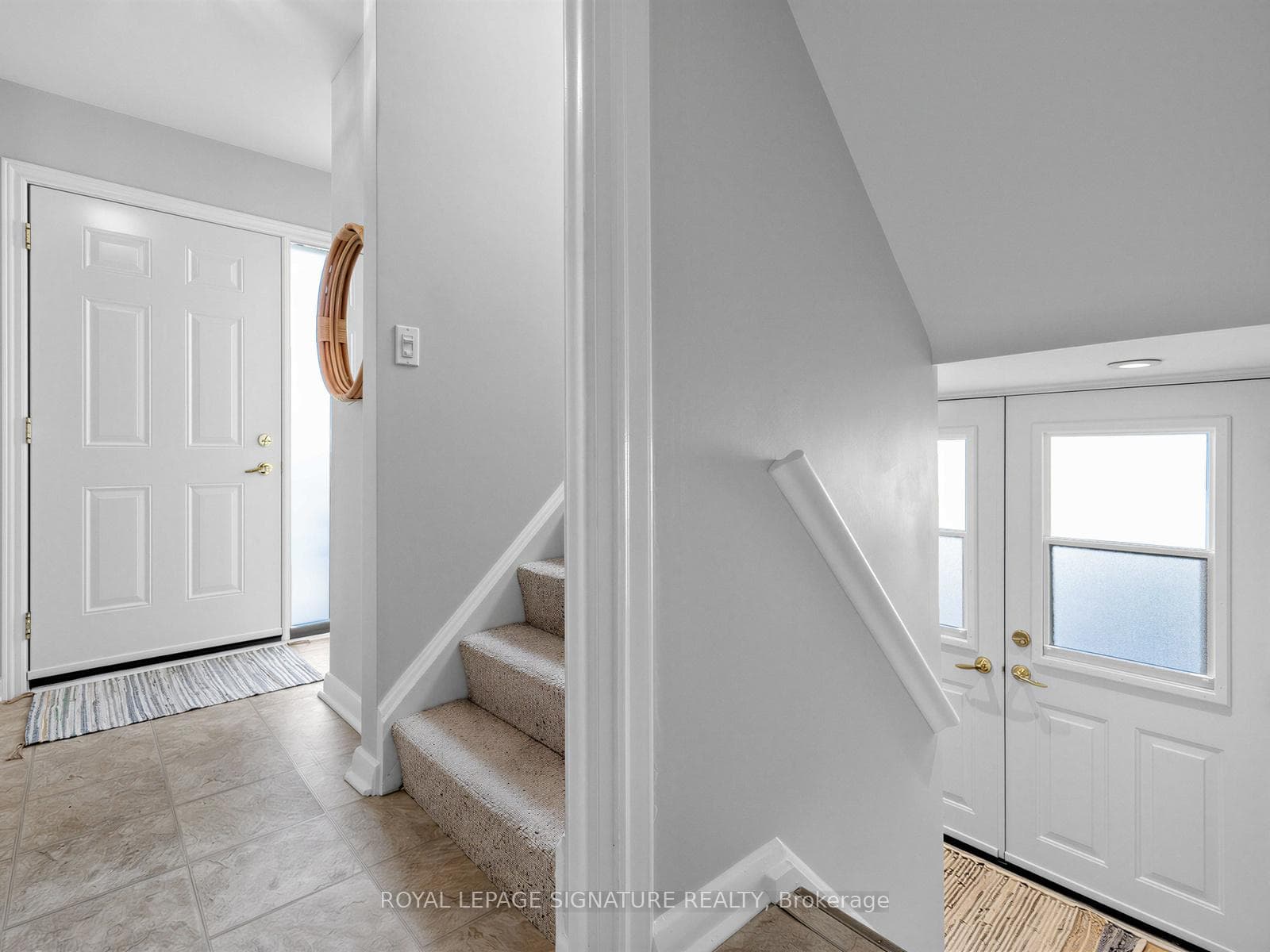 46 Plateau Crescent photo 4