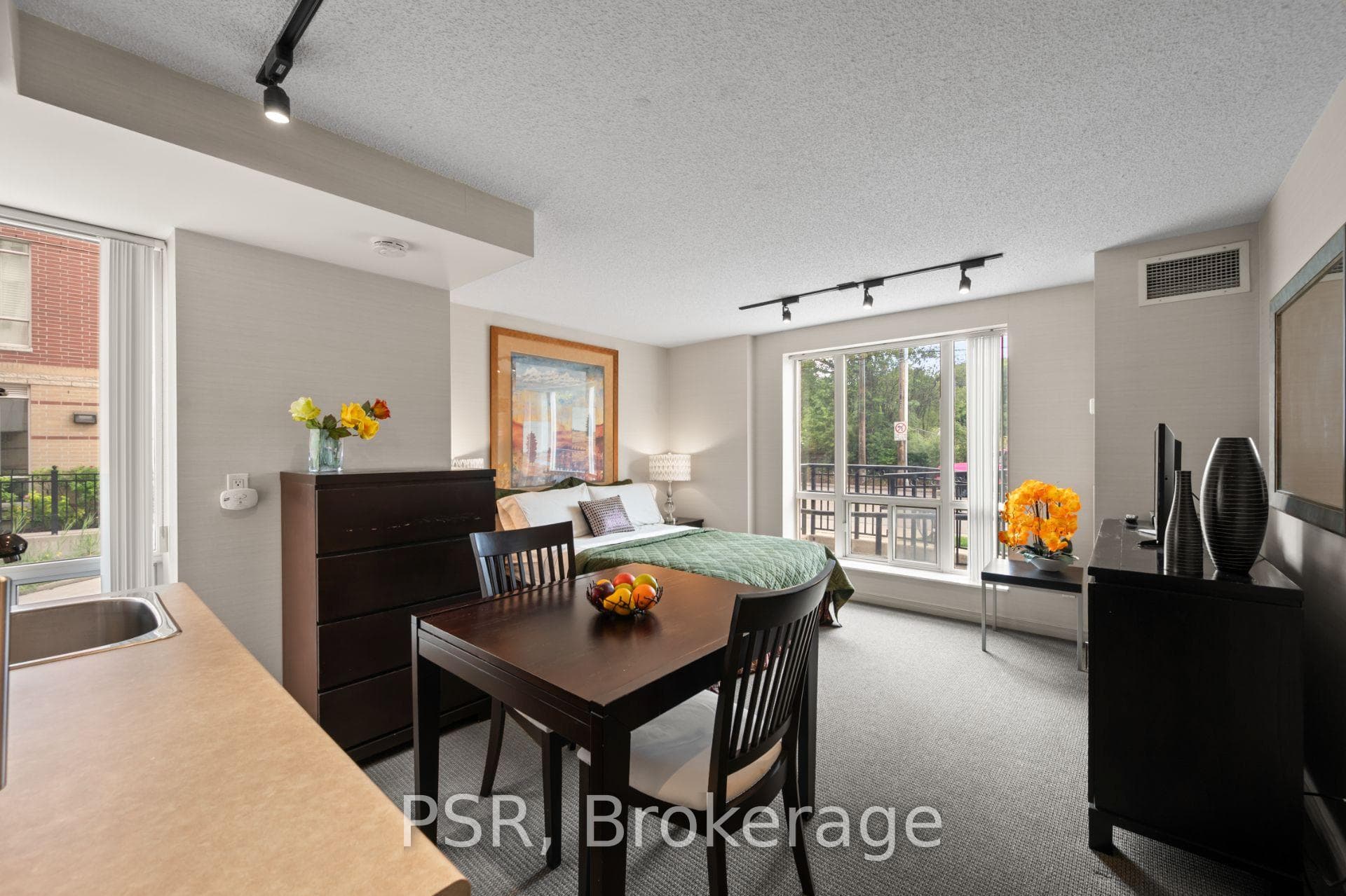 515 Rosewell Avenue Unit 605 photo 5