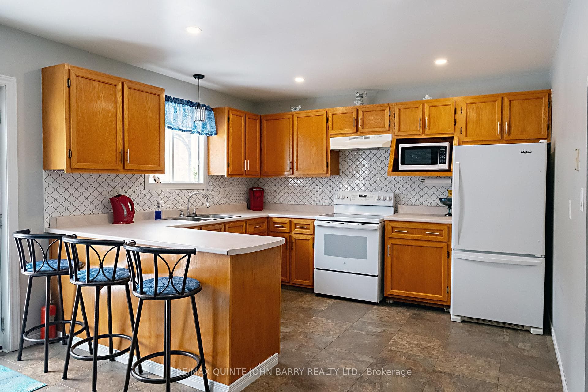 301 Drewery Street photo 4
