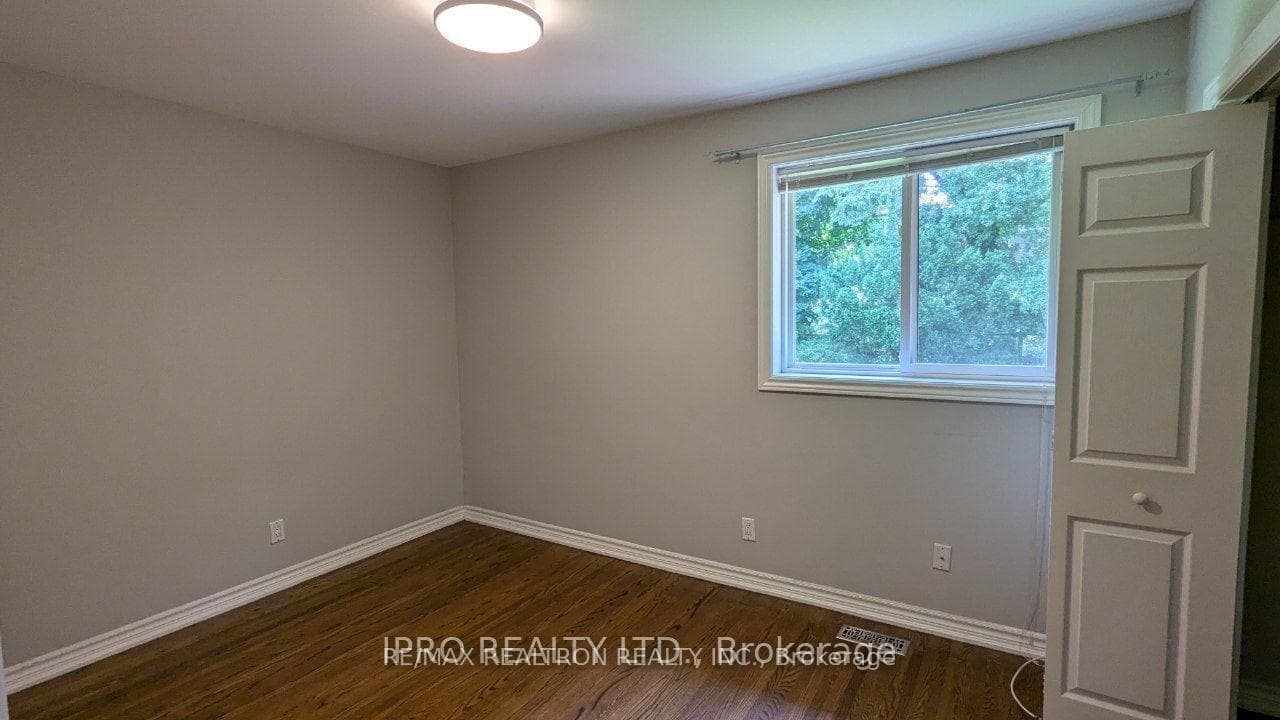16 Cresthaven Drive photo 18