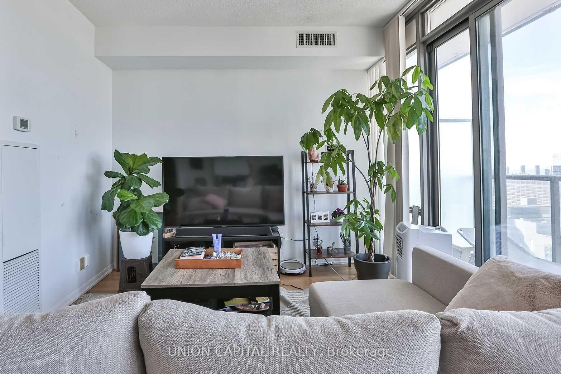832 Bay Street Unit 2901 photo 10