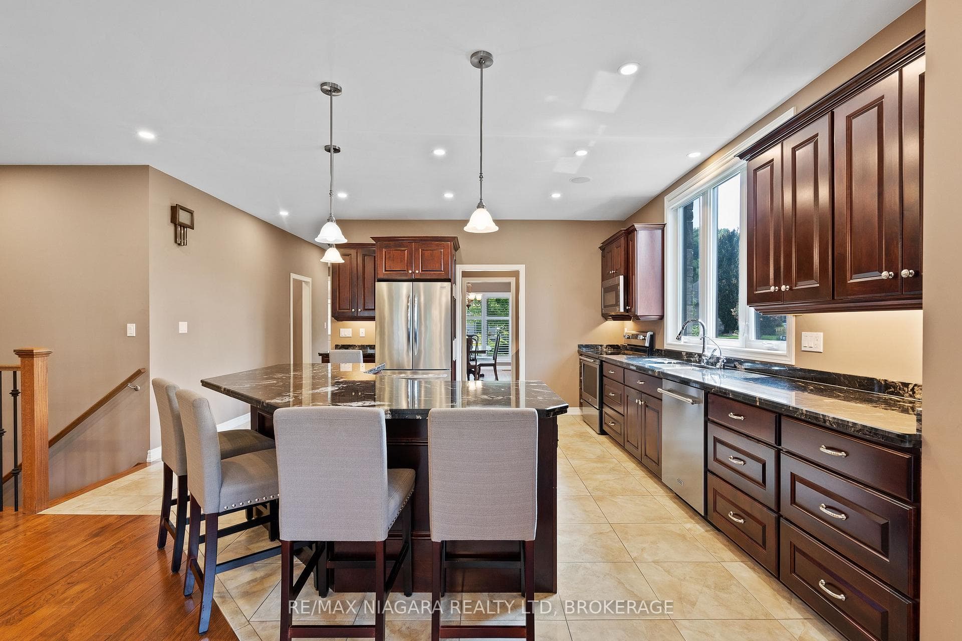23 GORING Way photo 6
