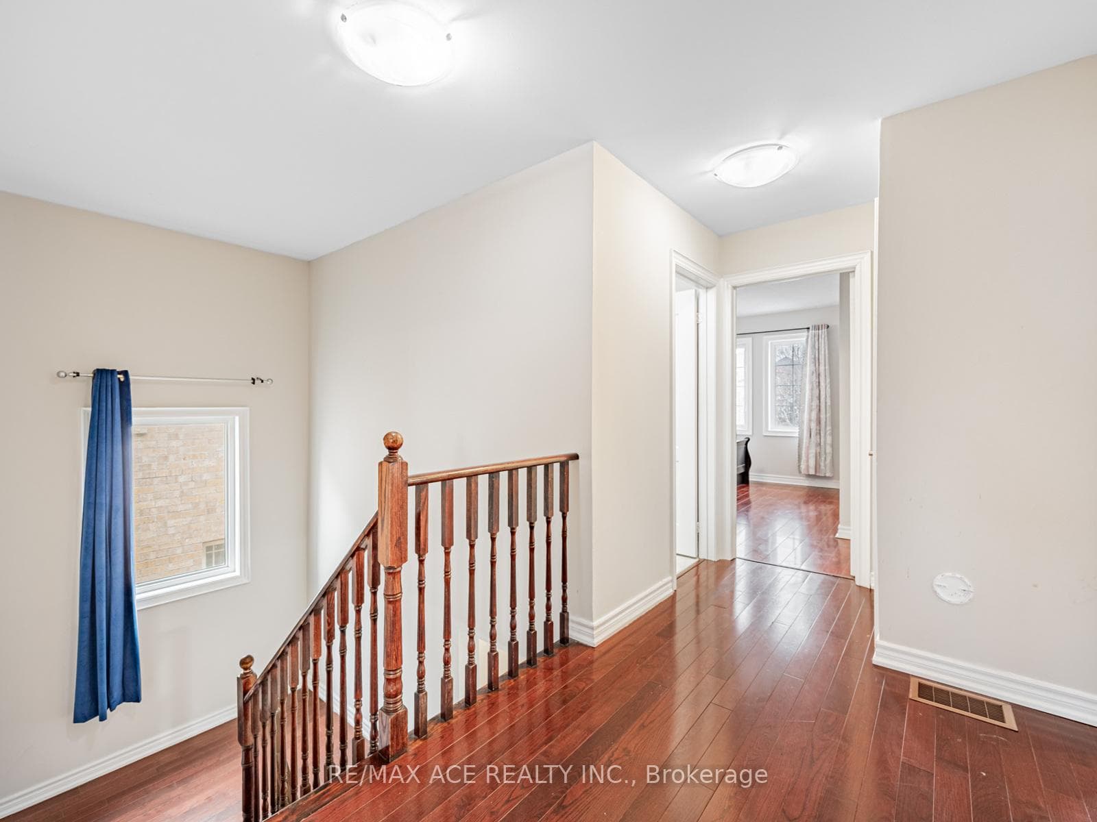 51 Styles Crescent photo 16
