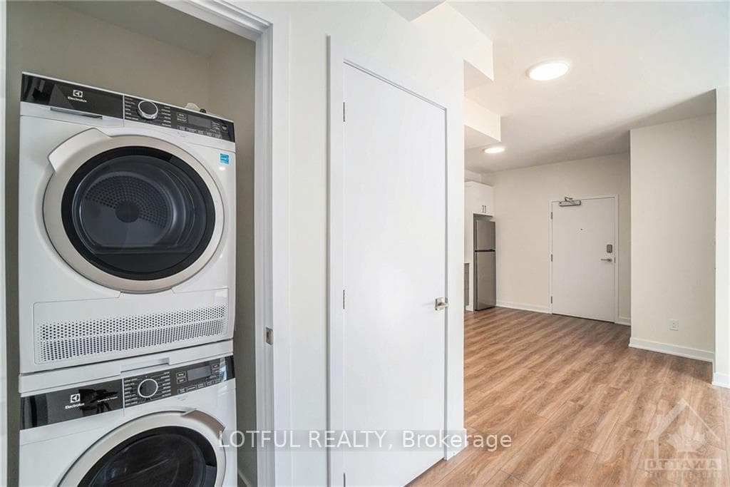 630 CHURCHILL Avenue Unit 101 photo 11