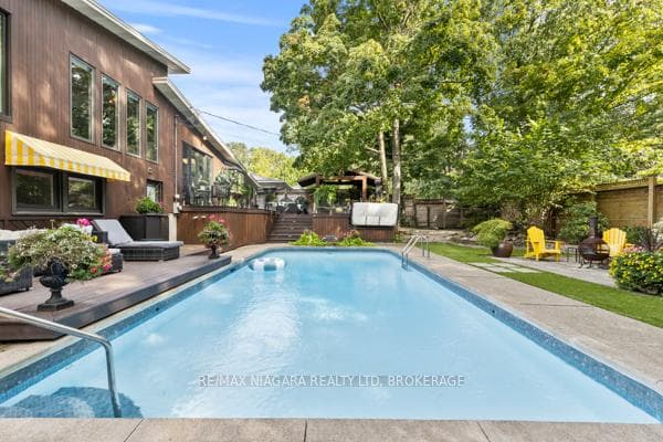 10 Marwood Circle photo 40