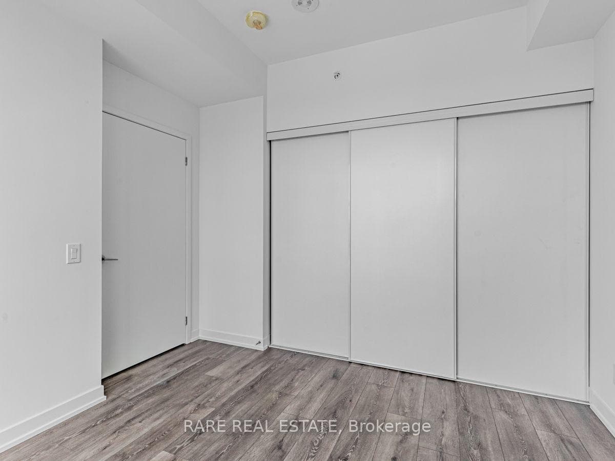 1787 St Clair Avenue Unit 815 photo 17