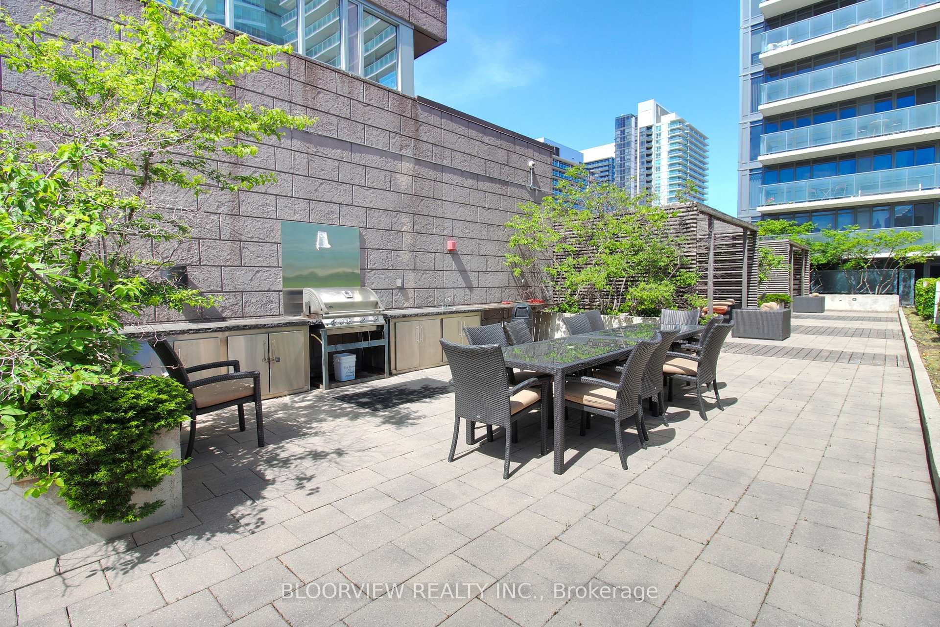 121 Mcmahon Drive Unit 2810 photo 19